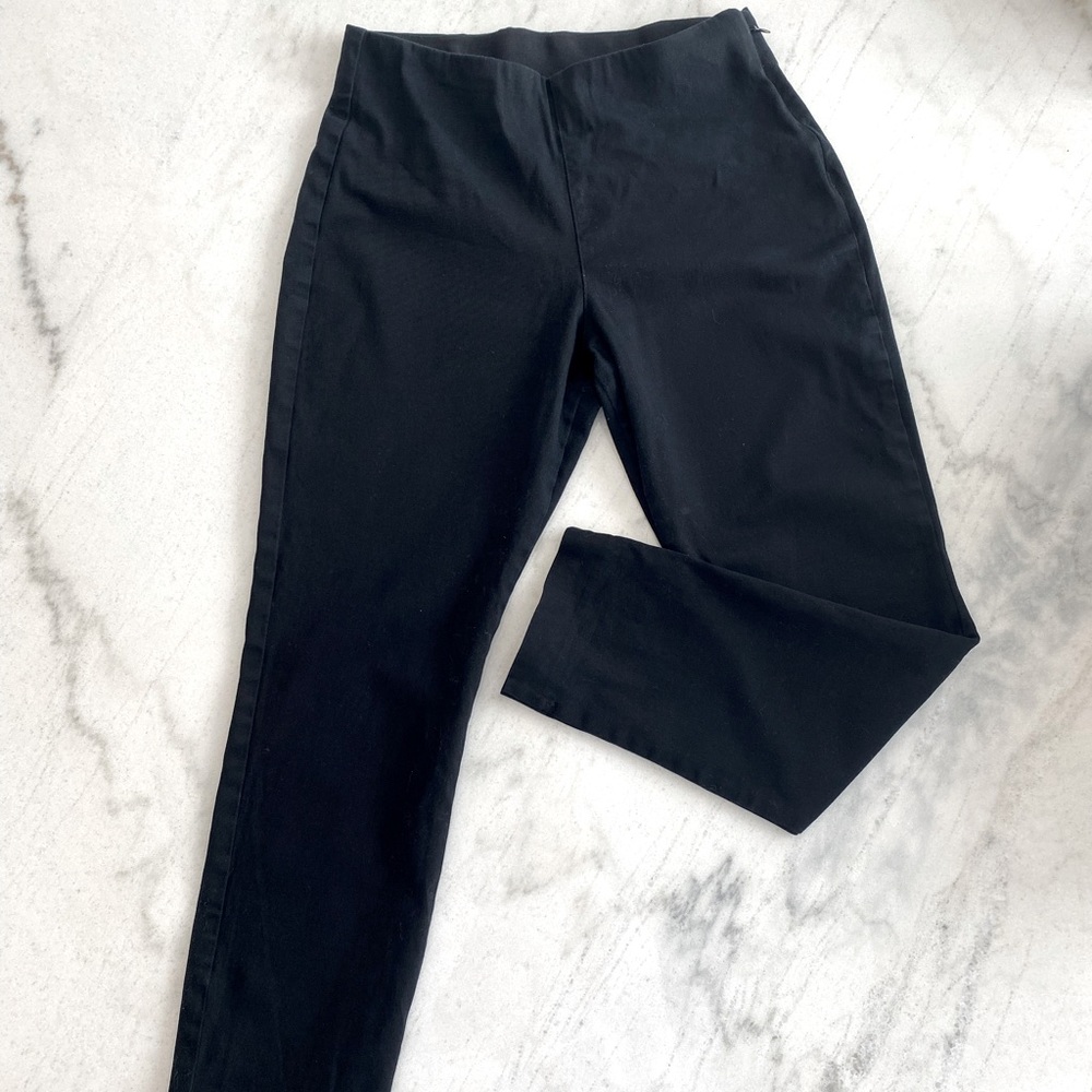 Old Navy - Black dress pants - Elastic waistband - Size 6